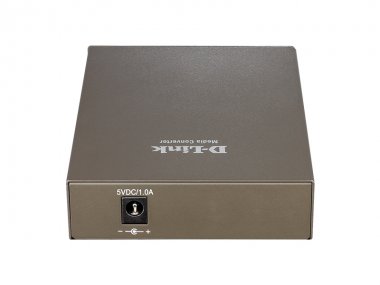 Фотография товара 'D-Link DMC-300SC Медиаконвертер с 1 портом 10/100Base-TX и 1 портом 100Base-FX с разъемом SC'
